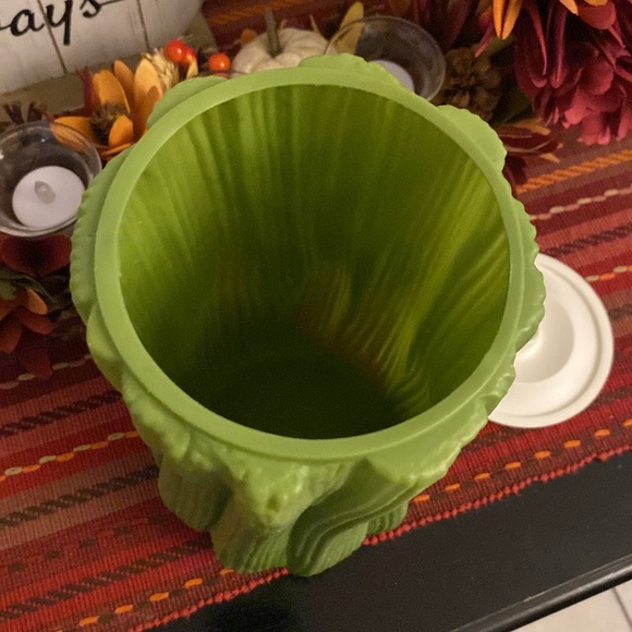 Vintage Celery Crisper Storage Container with Lid - Picture 3 of 7